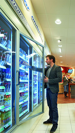 La iluminación para refrigeradores de Philips mejora la apariencia de los productos en la tienda