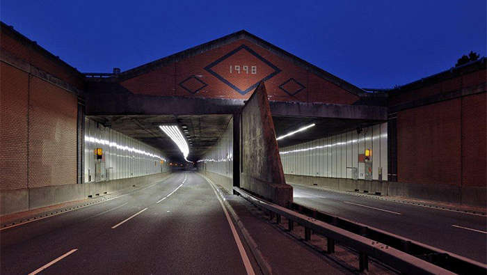 El túnel Meir iluminado con iluminación mediante LED de Philips