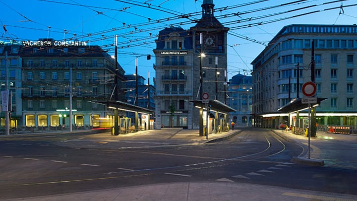 Plaza de Ginebra iluminada por Philips 