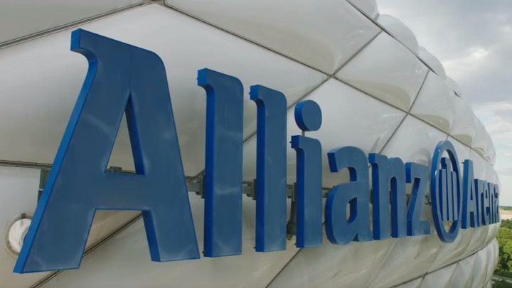 Nueva fachada en Allianz Arena, Munich, Germany