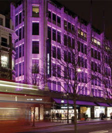 Iluminación de la fachada de los grandes almacenes House of Fraser de Londres