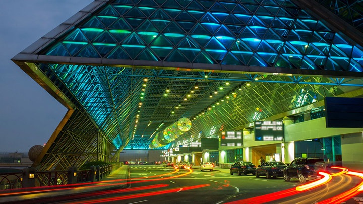 Iluminación para el sector de tierra y la zona de operaciones de los aeropuertos