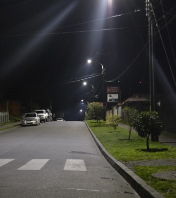  La tecnología LED de Philips ofrece iluminación eficiente y mayor reproducción cromática que las lámparas de vapor de sodio. 